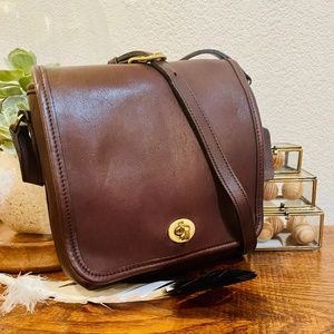 Vintage Coach Brown Leather "Companion Flap" Crossbody/Shoulder Bag - 9076